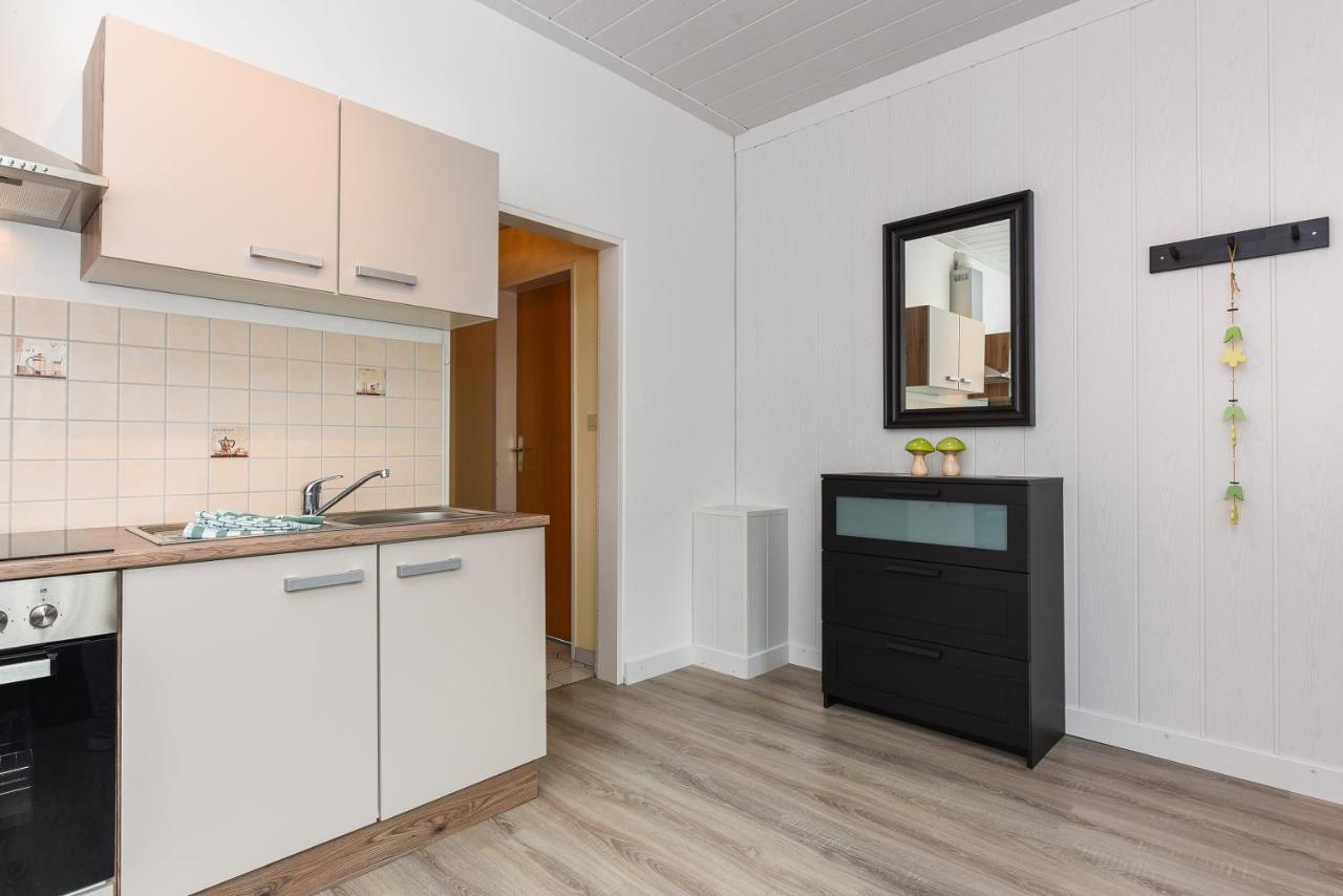 Ferienwohnungen Im Haus Waterkant Neuharlingersiel Buitenkant foto