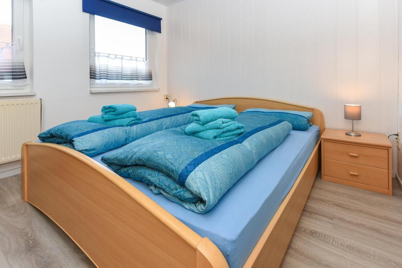Ferienwohnungen Im Haus Waterkant Neuharlingersiel Buitenkant foto