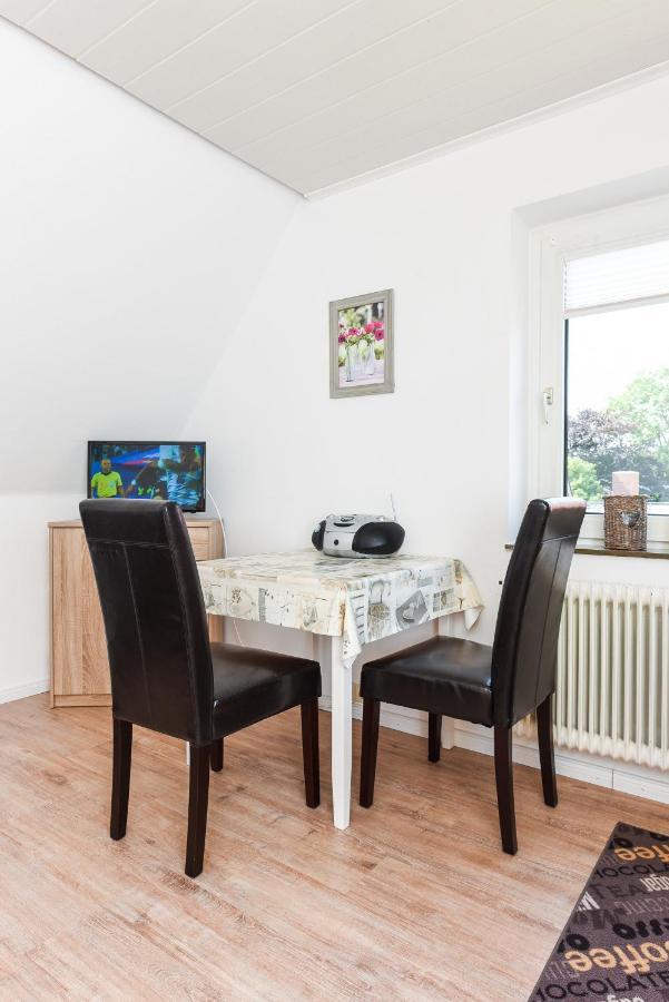 Ferienwohnungen Im Haus Waterkant Neuharlingersiel Buitenkant foto