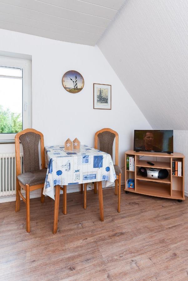 Ferienwohnungen Im Haus Waterkant Neuharlingersiel Buitenkant foto