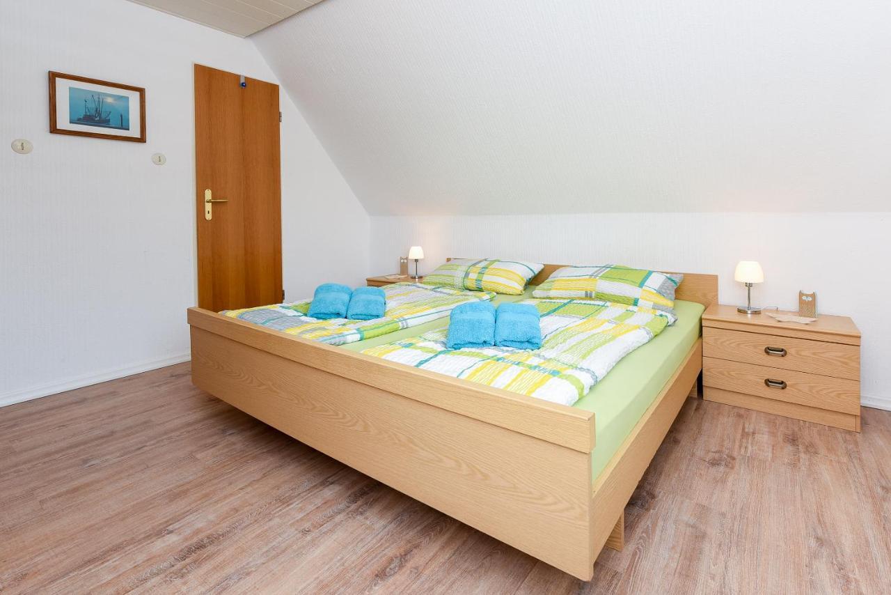 Ferienwohnungen Im Haus Waterkant Neuharlingersiel Buitenkant foto
