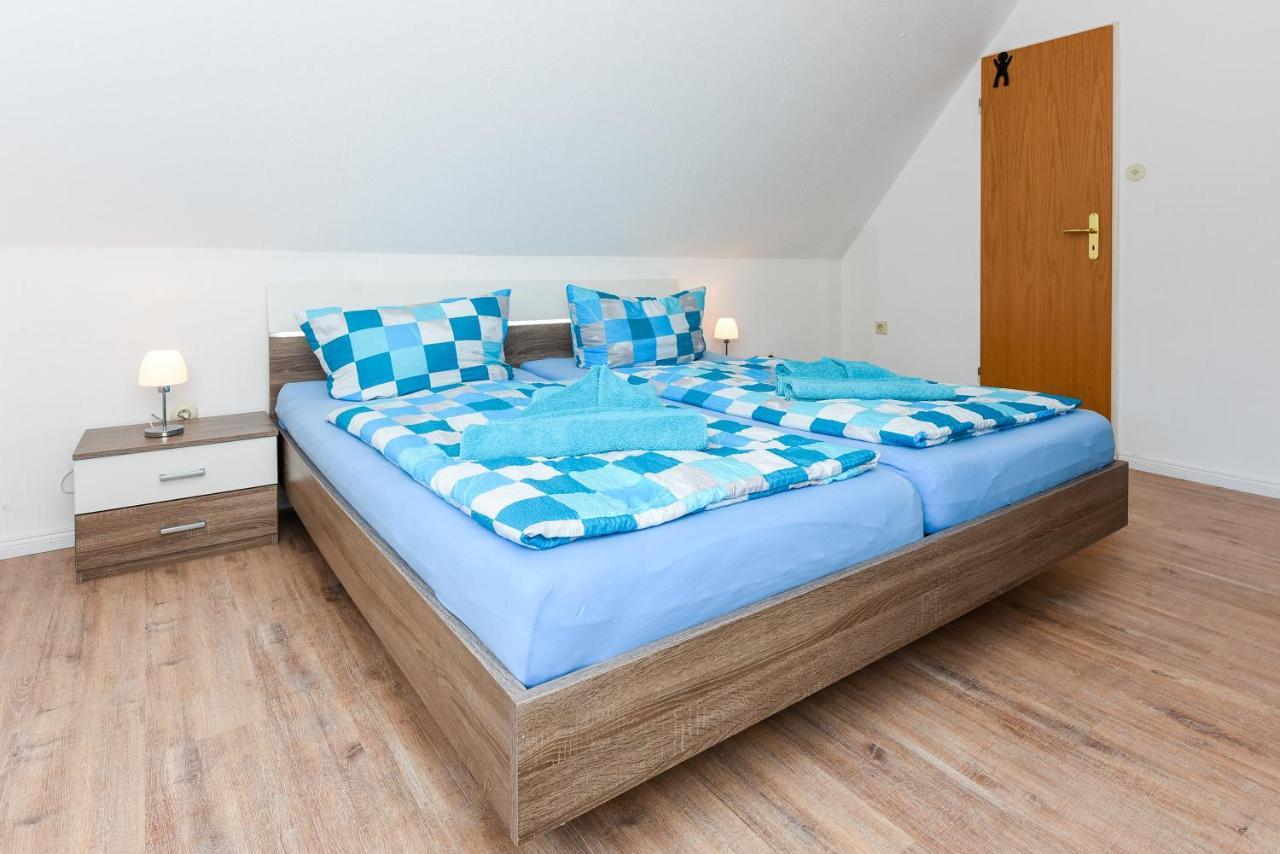 Ferienwohnungen Im Haus Waterkant Neuharlingersiel Buitenkant foto